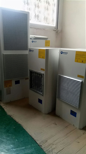 電柜空調